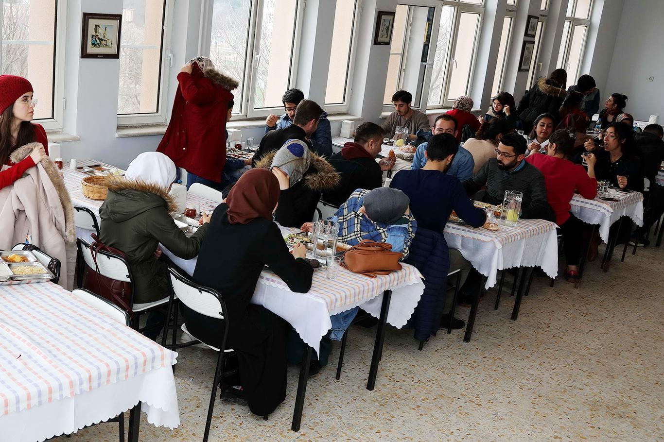 Çölyak hastası öğrenciler için özel menü Çölyak hastası öğrenciler için özel menü